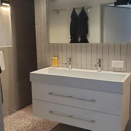 Sjlaope Biej De Sjlèchter 4*