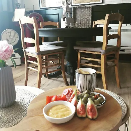 Sjlaope Biej De Sjlèchter Couette-café *